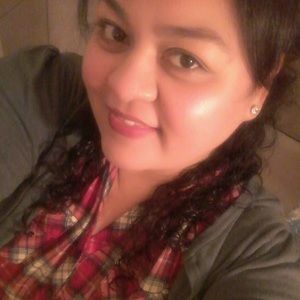 Meet your Posher, Perla